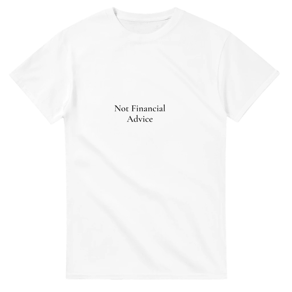 Wit T-shirt met zwarte tekst Not Financial Advice